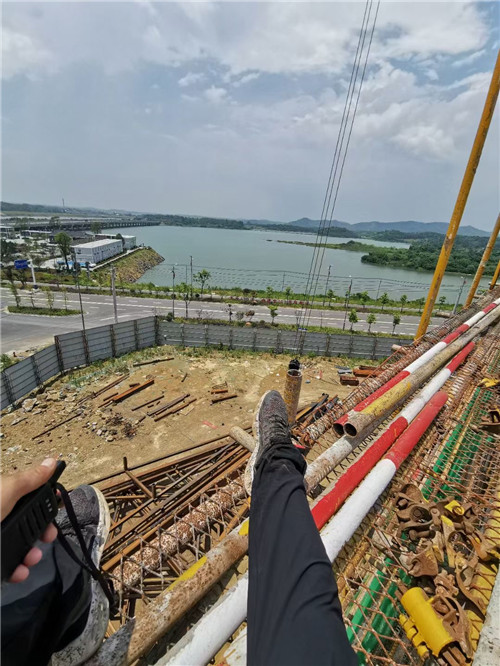 大庆市作业中发生设备损坏或人员意外，责任怎么划分？