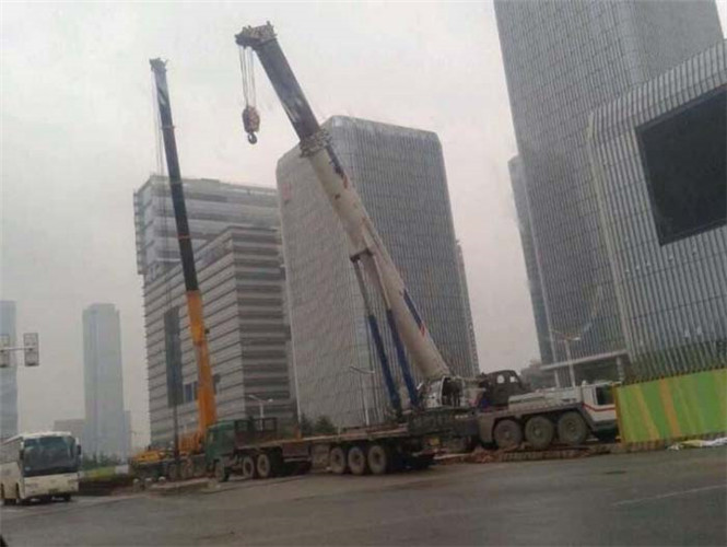 大庆市“自动找平”—— 吊车的 “平地神器” 技术