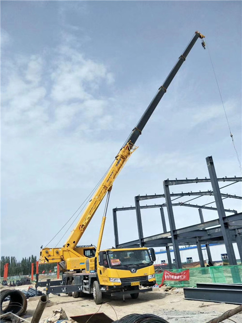 大庆市超高层建筑钢结构吊装案例